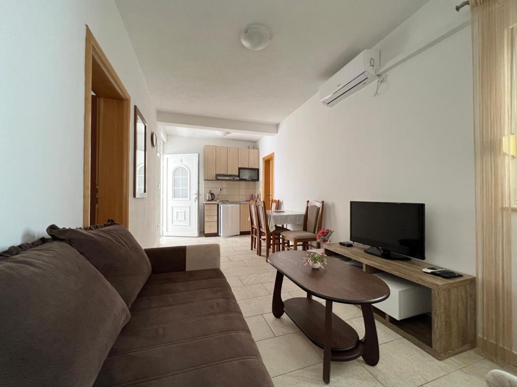 נאום Apartments Obad מראה חיצוני תמונה