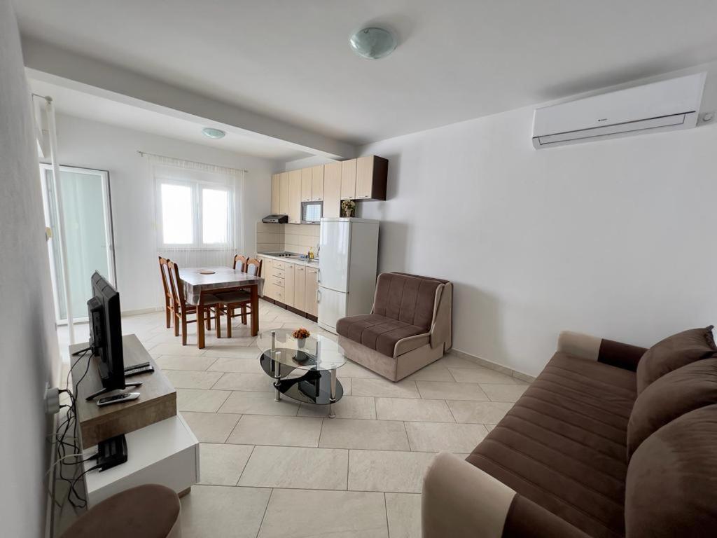נאום Apartments Obad מראה חיצוני תמונה
