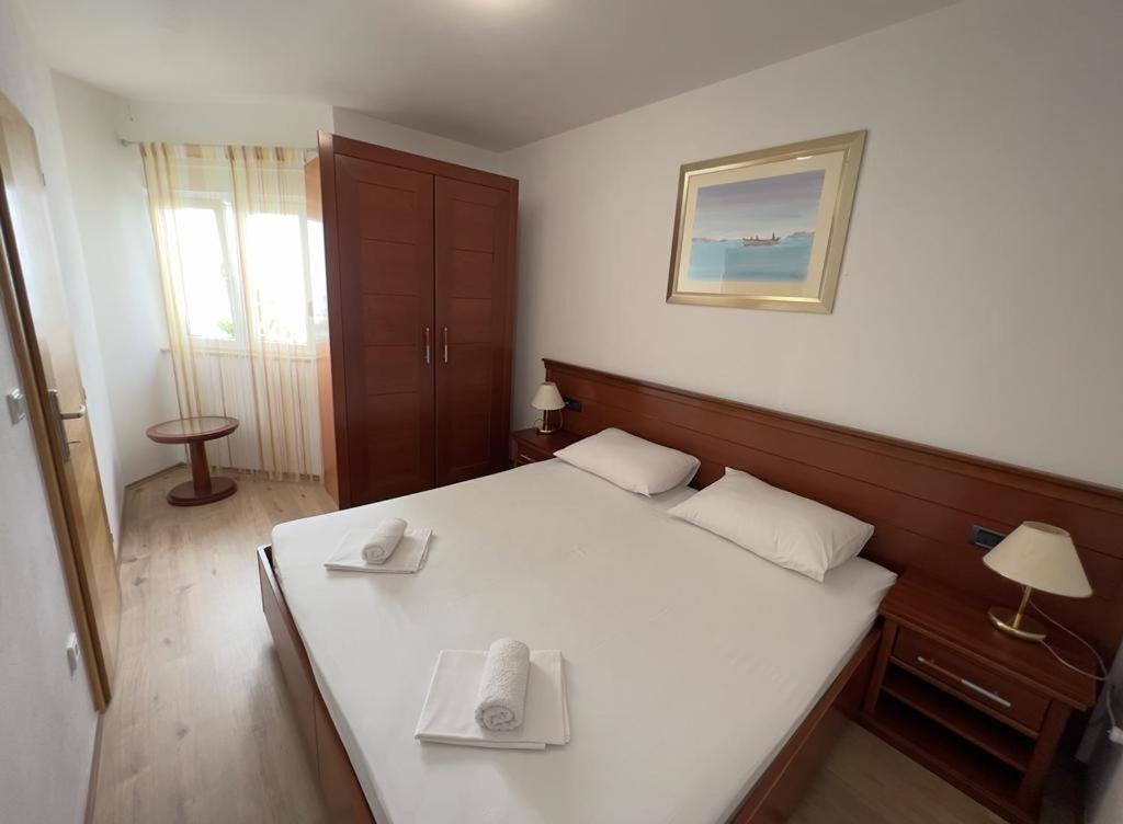 נאום Apartments Obad מראה חיצוני תמונה