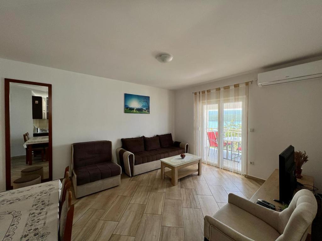 נאום Apartments Obad מראה חיצוני תמונה