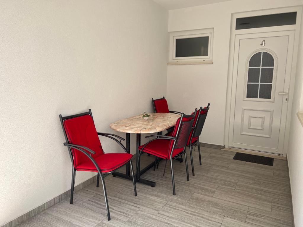 נאום Apartments Obad חדר תמונה