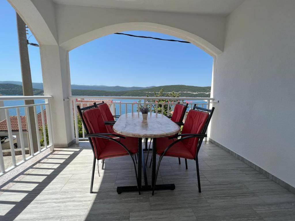נאום Apartments Obad מראה חיצוני תמונה