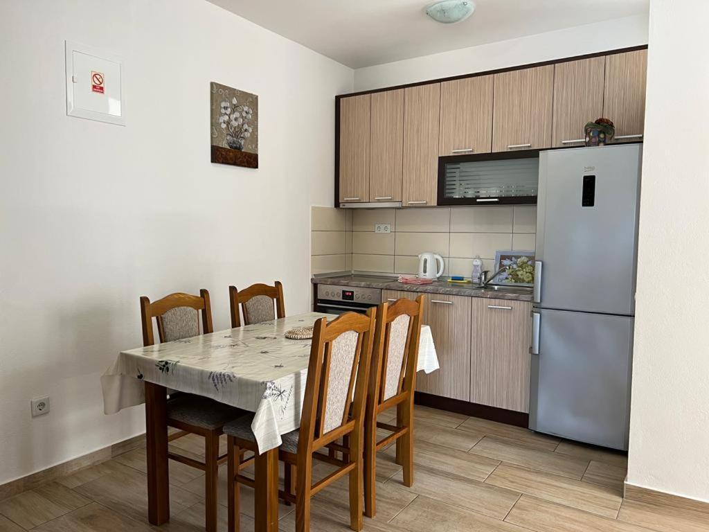 נאום Apartments Obad מראה חיצוני תמונה